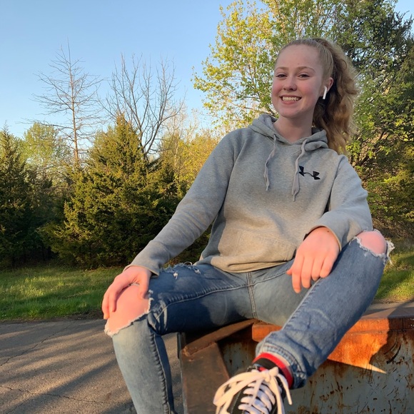 Meet your Posher, Amanda - Picture 2 of 7